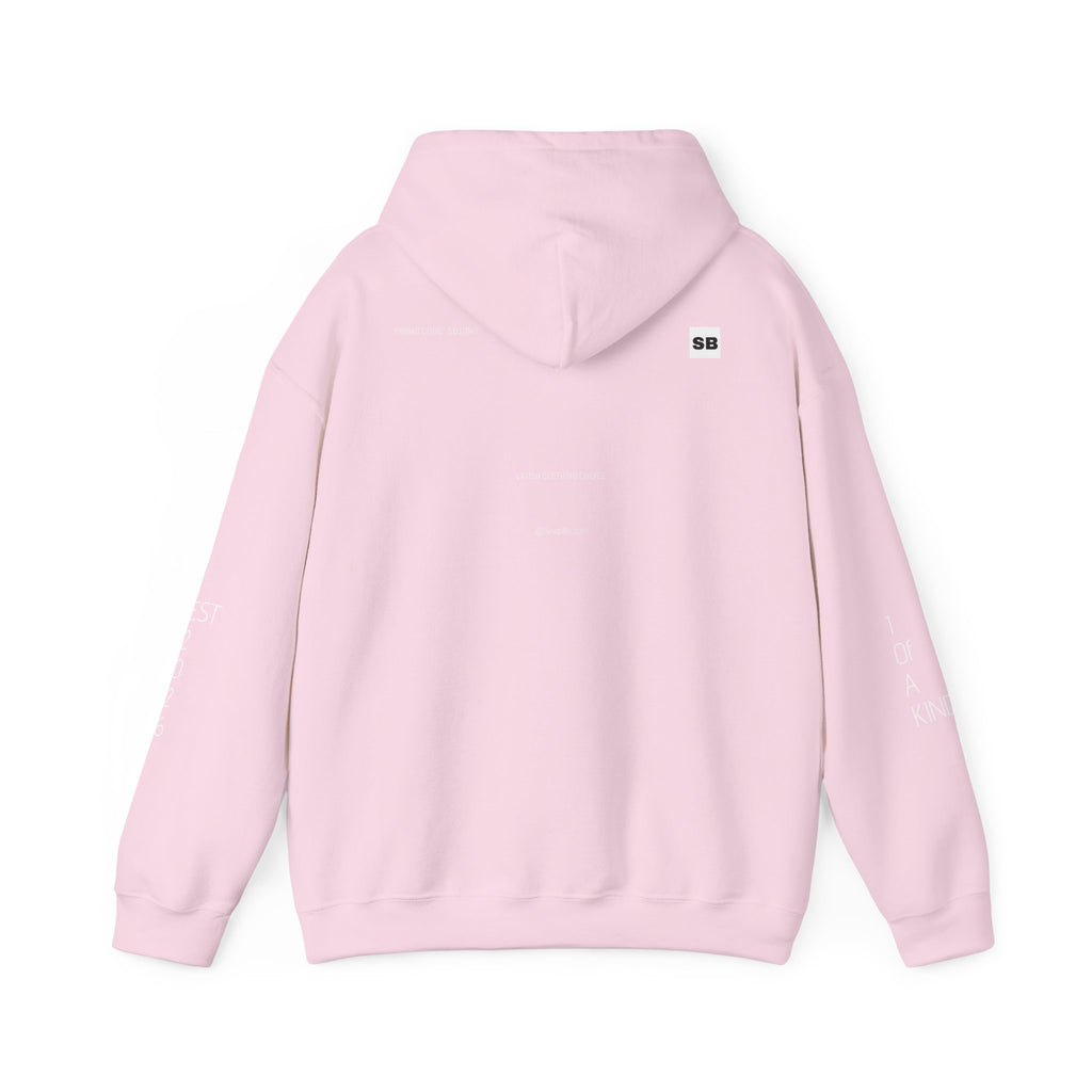 Minimalistisk 'SB' hættetrøje — Lille grafik på bryst og ryg, rent streetwear-pulloverdesign