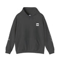 Minimalistisk 'SB' hættetrøje — Lille grafik på bryst og ryg, rent streetwear-pulloverdesign
